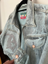 Load image into Gallery viewer, Code B Vintage cropped denim jacket
