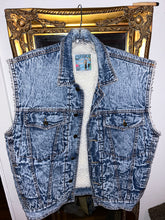 Load image into Gallery viewer, Vintage denim Sherpa vest
