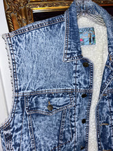 Load image into Gallery viewer, Vintage denim Sherpa vest
